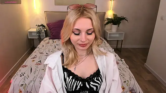 _Sweet_Sin_X_ Adlı Modelin Canlı XXX Sohbeti