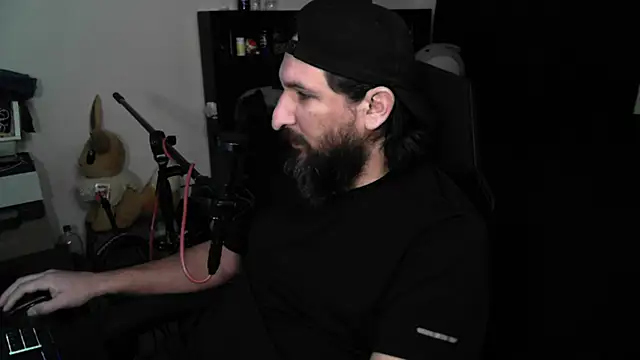 DevilPup75_: διαδικτυακό σόου στην κάμερα