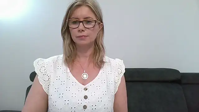 Chat XXX en directo de DoreenSexy