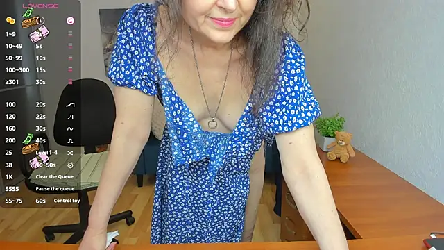 Erica_Edmonton Show in webcam
