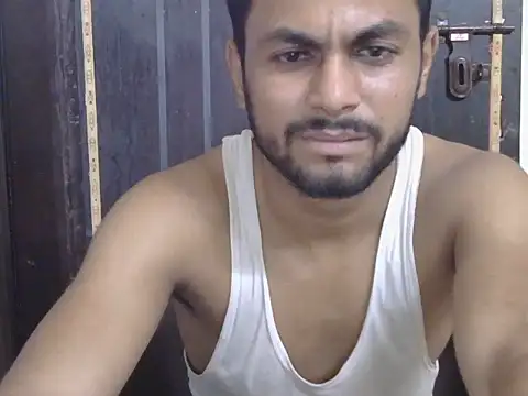 Stubborndesiboy élő XXX-chatje