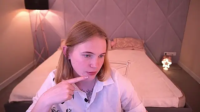 NikkyReyyy's Live XXX Chat