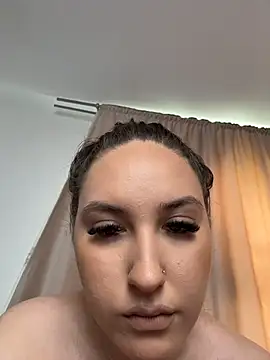 Lucy_doll22 লাইভ XXX চ্যাট