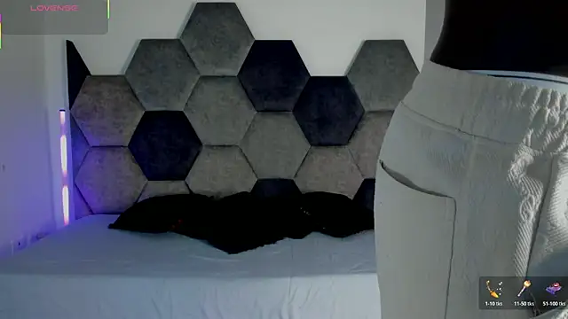 Latrellx7's Webcam Show