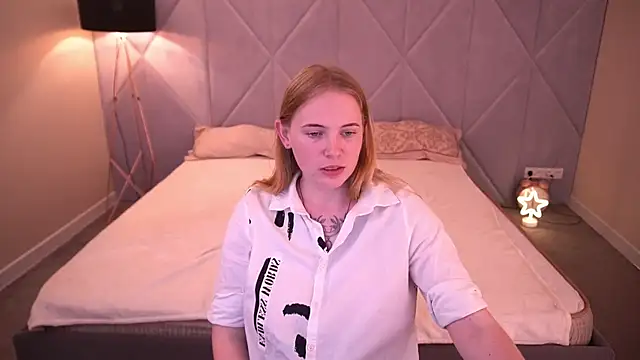 NikkyReyyy Chat XXX live