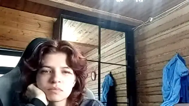 LowkeyIndigo live XXX chat