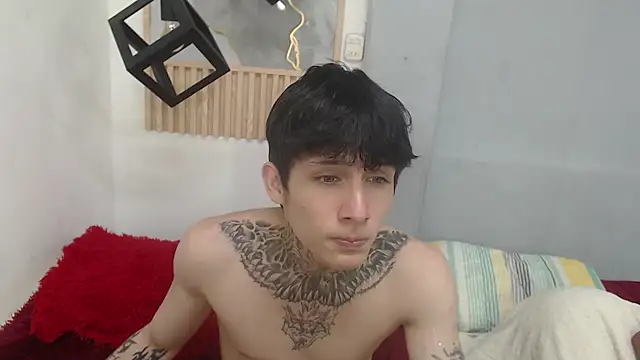 naty_18のライブXXXチャット