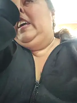 แชท XXX สดของ curvy_diva_