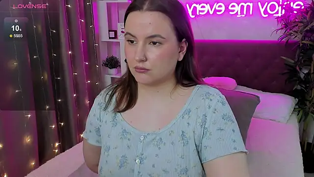 FeralPeach's Live XXX Chat