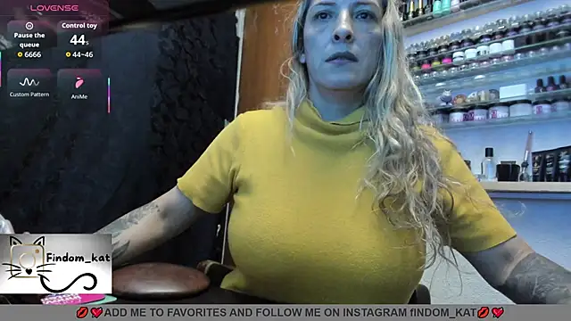 Katt-findom Pertunjukan Webcam