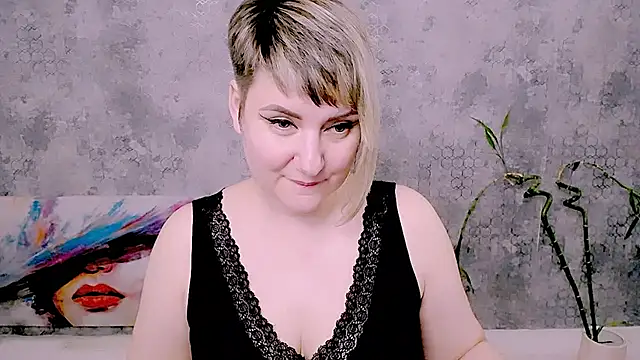 Djullia Live XXX-Chat