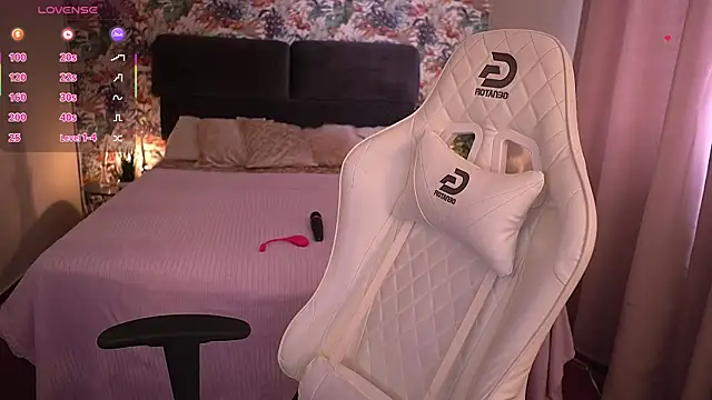 KristiiMax Adlı Modelin Canlı XXX Sohbeti