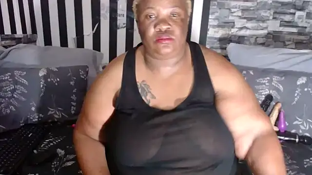 Živý XXX chat BigHotMatureXx