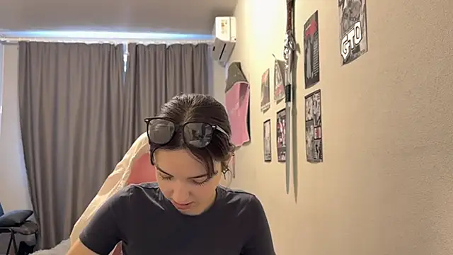 KateMirageen Webbikameraesitys