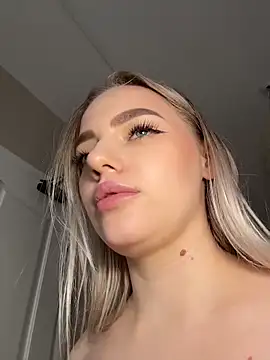 HugeBoobsAlice live XXX chat