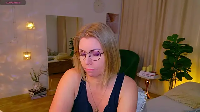 Annie_Light's Webcam Show