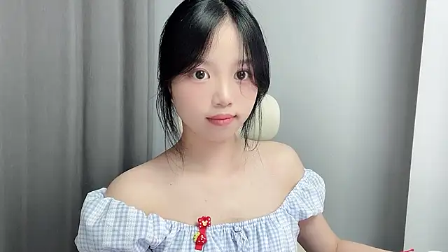 Yanys521 লাইভ XXX চ্যাট