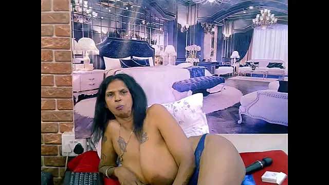 IndianVanya4u2u Webcamshow