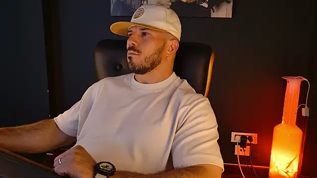 AngeloEric Chat XXX in diretta