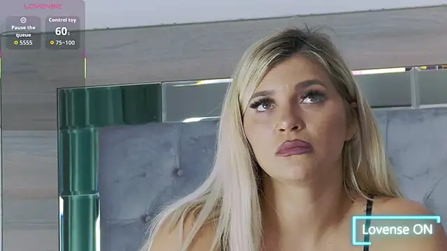 Lorehottie's Live XXX Chat