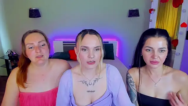 XXX chat uživo modela MagicEyess