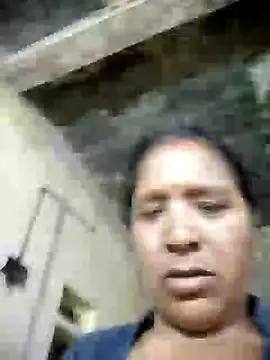 Loomaraj Show in webcam