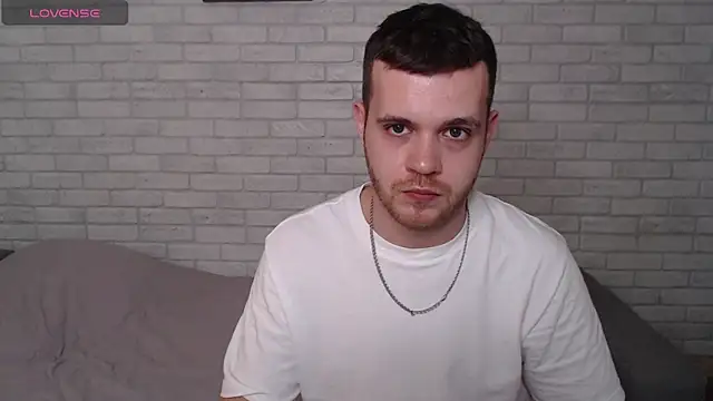Alexxx_horny live XXX chat