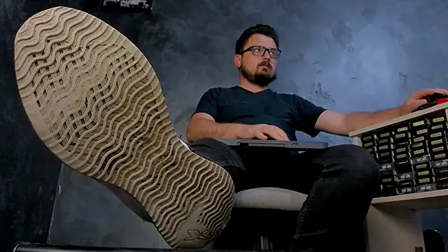 CLOUDYMARK's Live XXX Chat