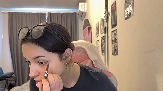 Chat +18 de KateMiragee ao vivo