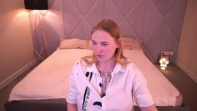 NikkyReyyy's Live XXX Chat