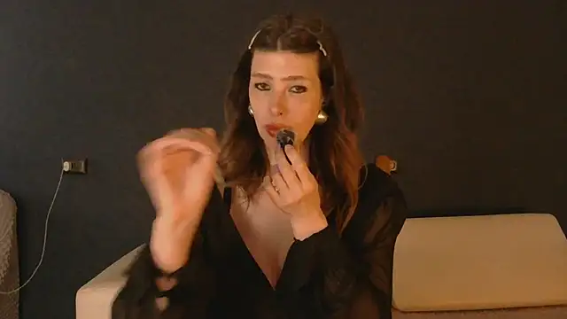 WhiteQueen888 élő XXX-chatje