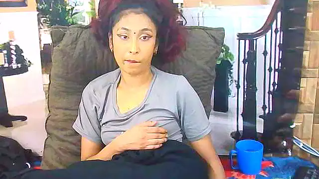 IndianSexyButt webkamerás műsora