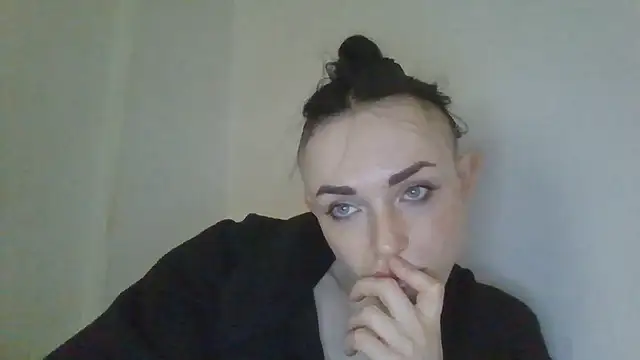 Chat +18 de Trinsy_Love ao vivo