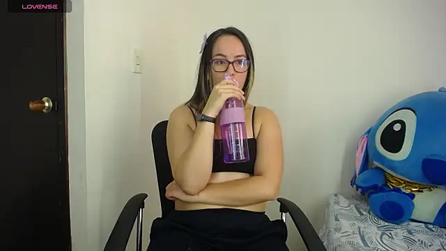 LauraSofia_Cam Adlı Modelin Canlı XXX Sohbeti