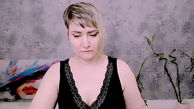 Djullian Live XXX chat