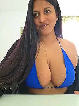 Busty_AriaXのライブXXXチャット