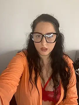 Gya__Lovely Adlı Modelin Canlı XXX Sohbeti