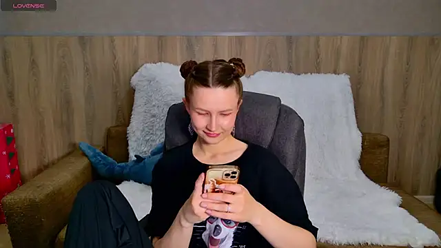 Lota22_22's Live XXX Chat