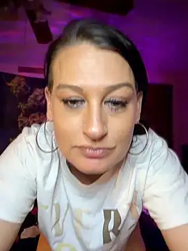 Milfshortcakes Chat XXX in diretta