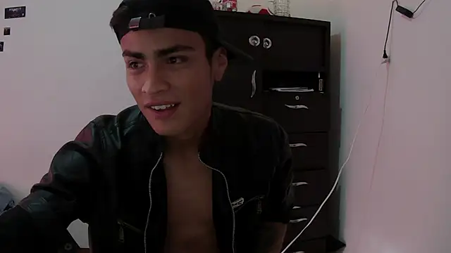 Show modela Fenix_hardcock na web-kameri