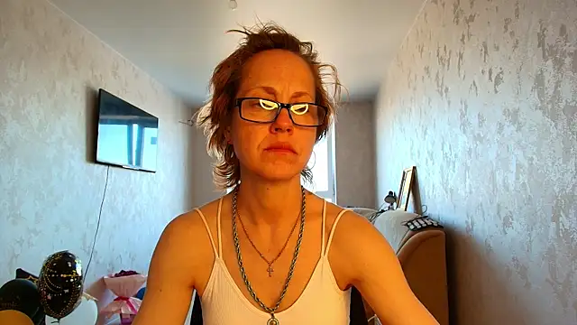 LioraWeiss live XXX chat