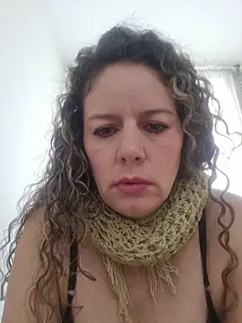 Nina_vallon élő XXX-chatje