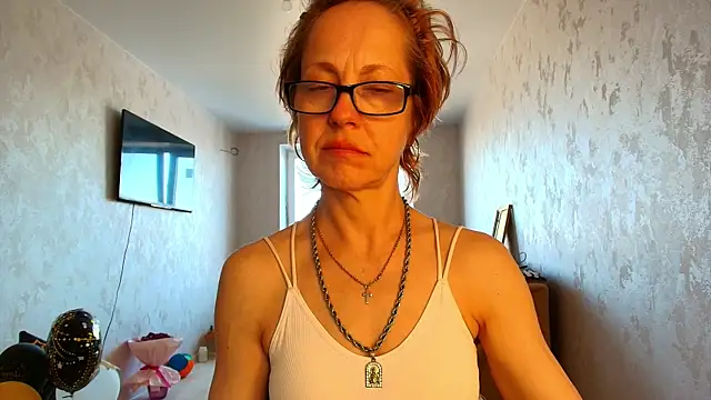 Chat XXX en directo de LioraWeiss
