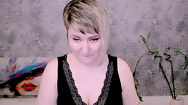 Djullia Live XXX-Chat