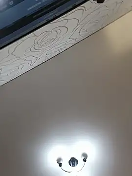 AvrilMillers live XXX chat