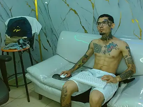 Boy_tatto77: απευθείας συνομιλία ΧΧΧ