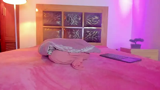 XXX chat uživo modela Zoe_sky1