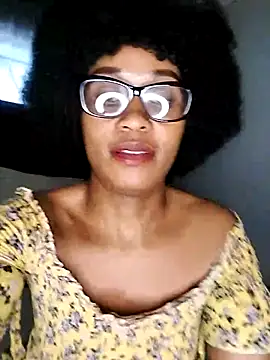 Miss-SassyAss élő XXX-chatje