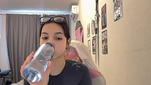 Show de KateMiragee na webcam