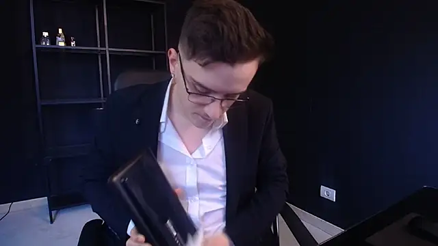 FelixStarkk 라이브 XXX 채팅